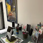 Dans Maison Du Xviᵉ Siecle, A Ferrand Petit Dejeuner Et Menage Inclus Appartement *