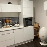 Appartement Dans Maison Du Xviᵉ Siecle, A Ferrand Petit Dejeuner Et Menage Inclus