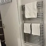 Dans Maison Du Xviᵉ Siecle, A Ferrand Petit Dejeuner Et Menage Inclus Apartmán *