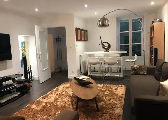 Appartement de charme dans maison du XVIᵉ siècle 2 chambres proche centre Clermont-Ferrand *